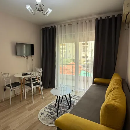 Διαμέρισμα Comfort Center With Balcony 2 *