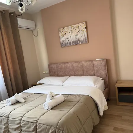 Διαμέρισμα Comfort Center With Balcony 2