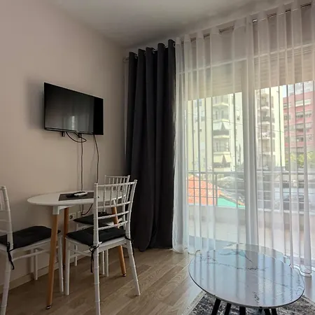 Διαμέρισμα Comfort Center With Balcony 2 Τίρανα