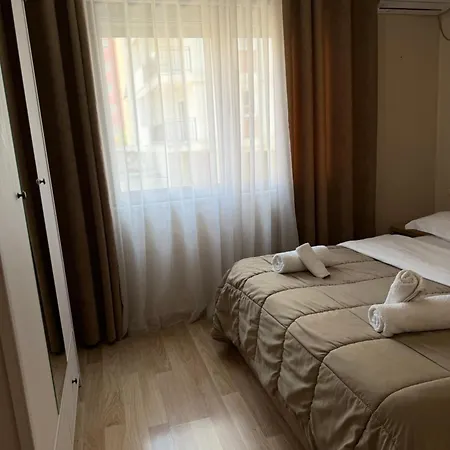 Διαμέρισμα Comfort Center With Balcony 2